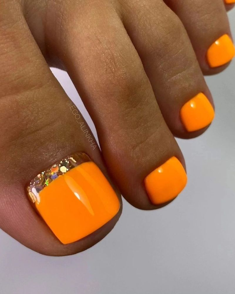 Orange toe nail style