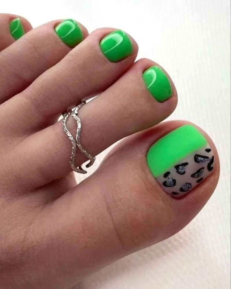 Green summer nail Designs for feet