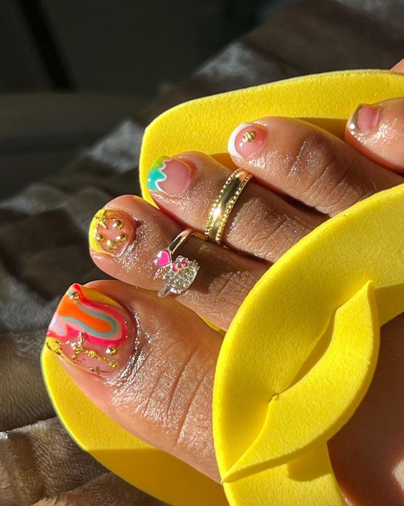 Beautiful toe nail art for summer