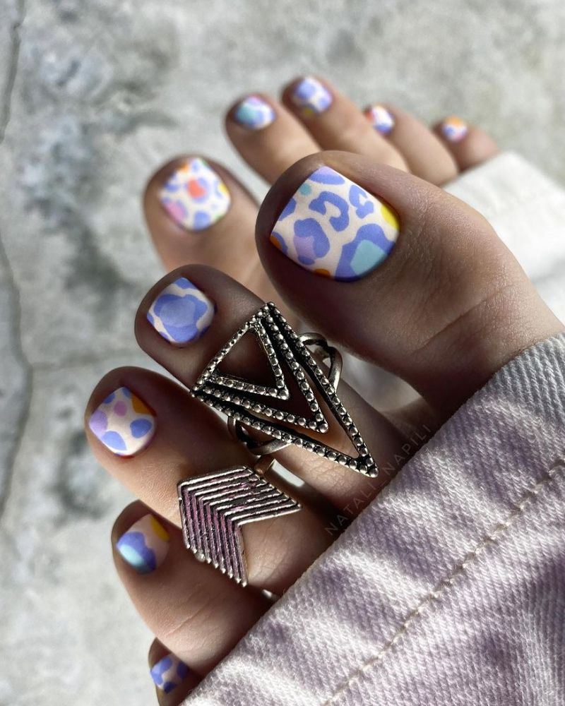 Animal print toe nail art for summer