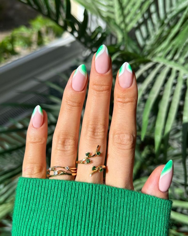 short and Bright summer nail art  designs