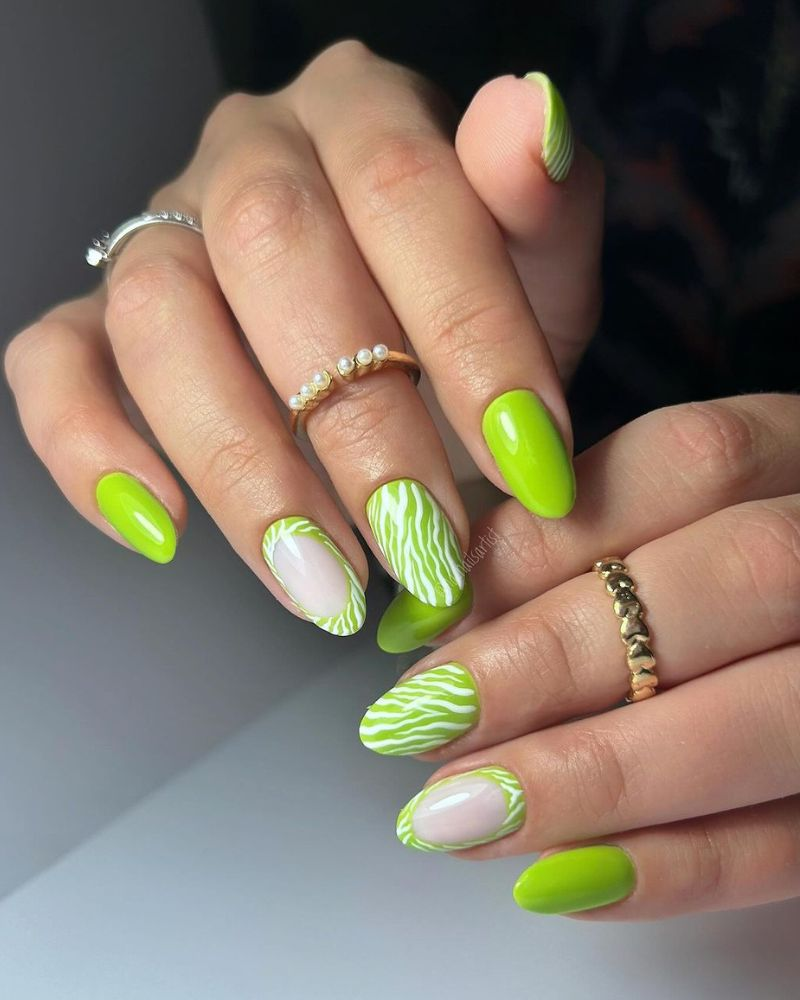 short and Bright summer nail art  designs