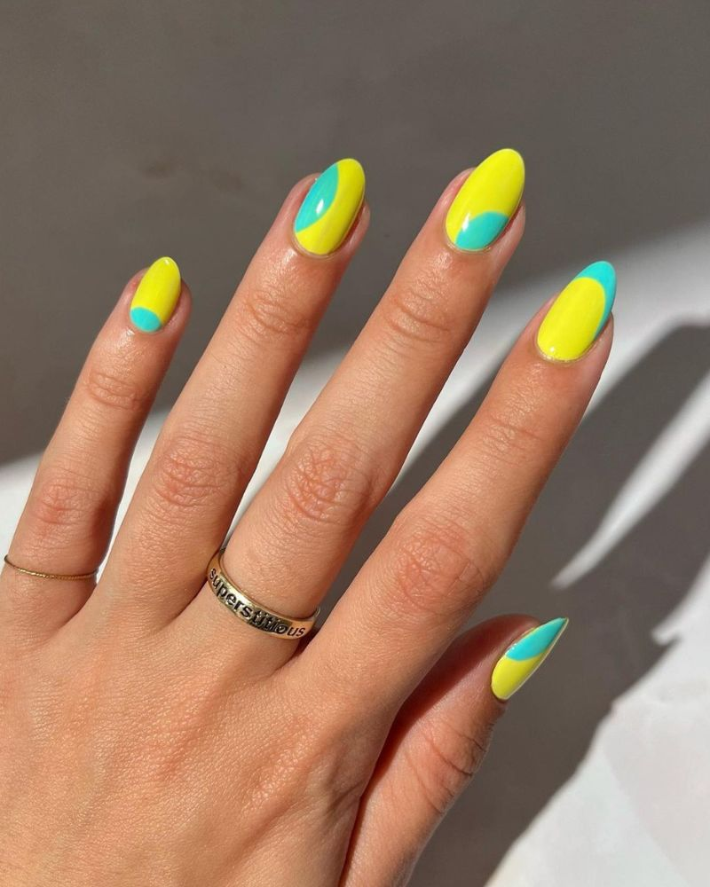 short and Bright summer nail art  designs