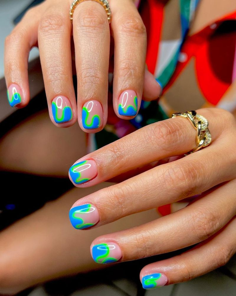 short and Bright summer nail art  designs