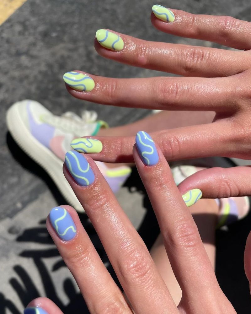 short and Bright summer nail art  designs