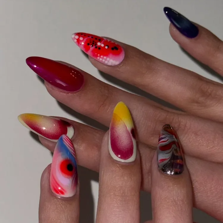 August nail ideas 