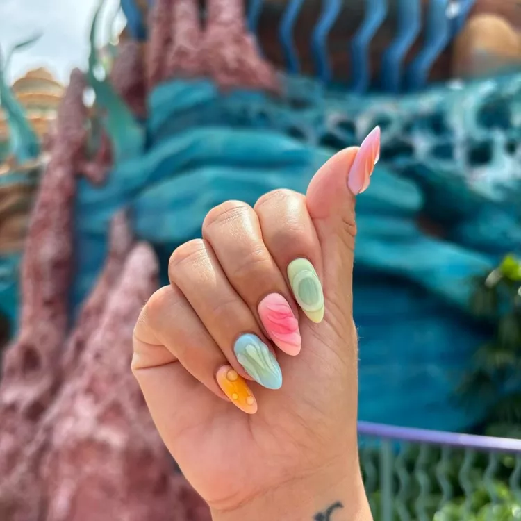 August nail ideas 