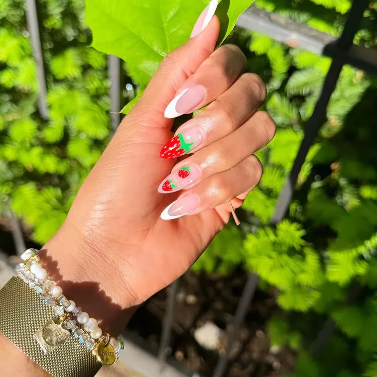 August nail ideas 