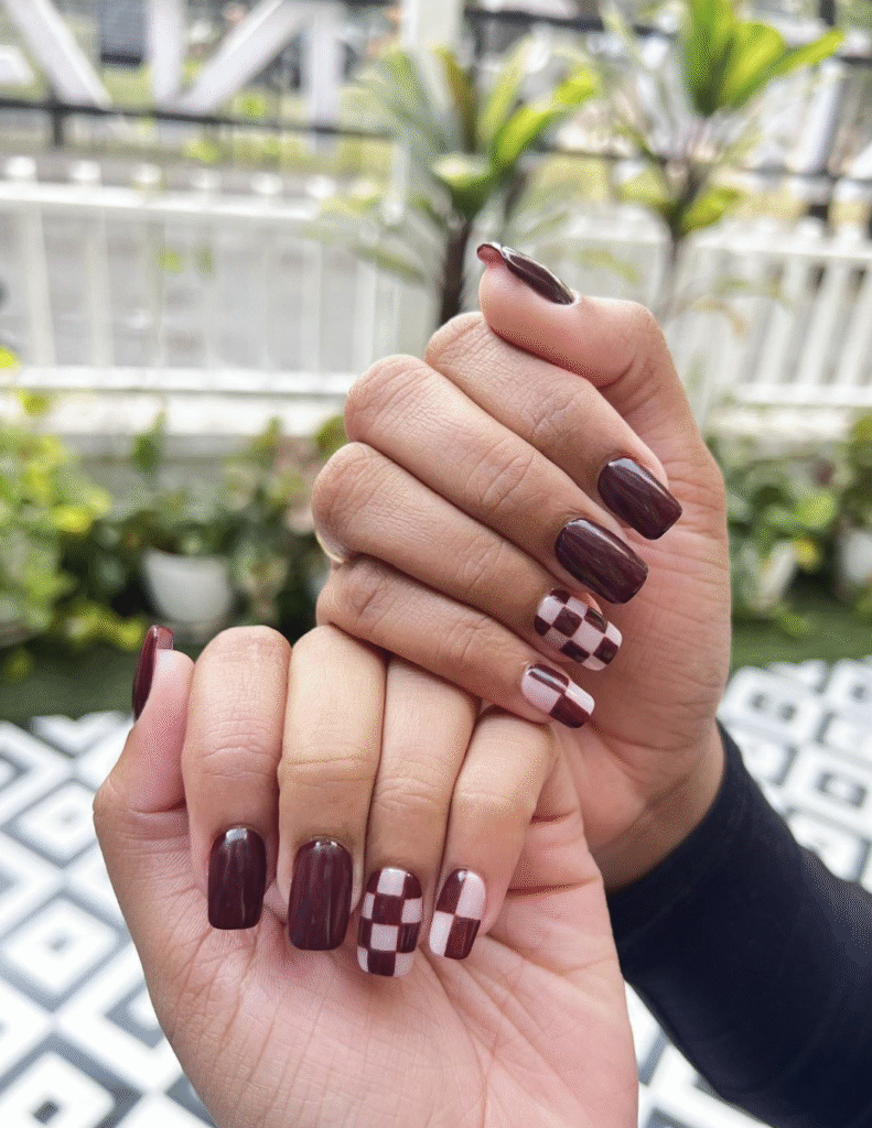 red fall nails