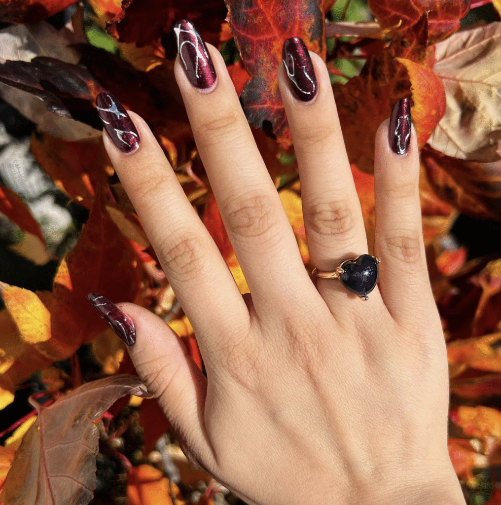 red fall nails